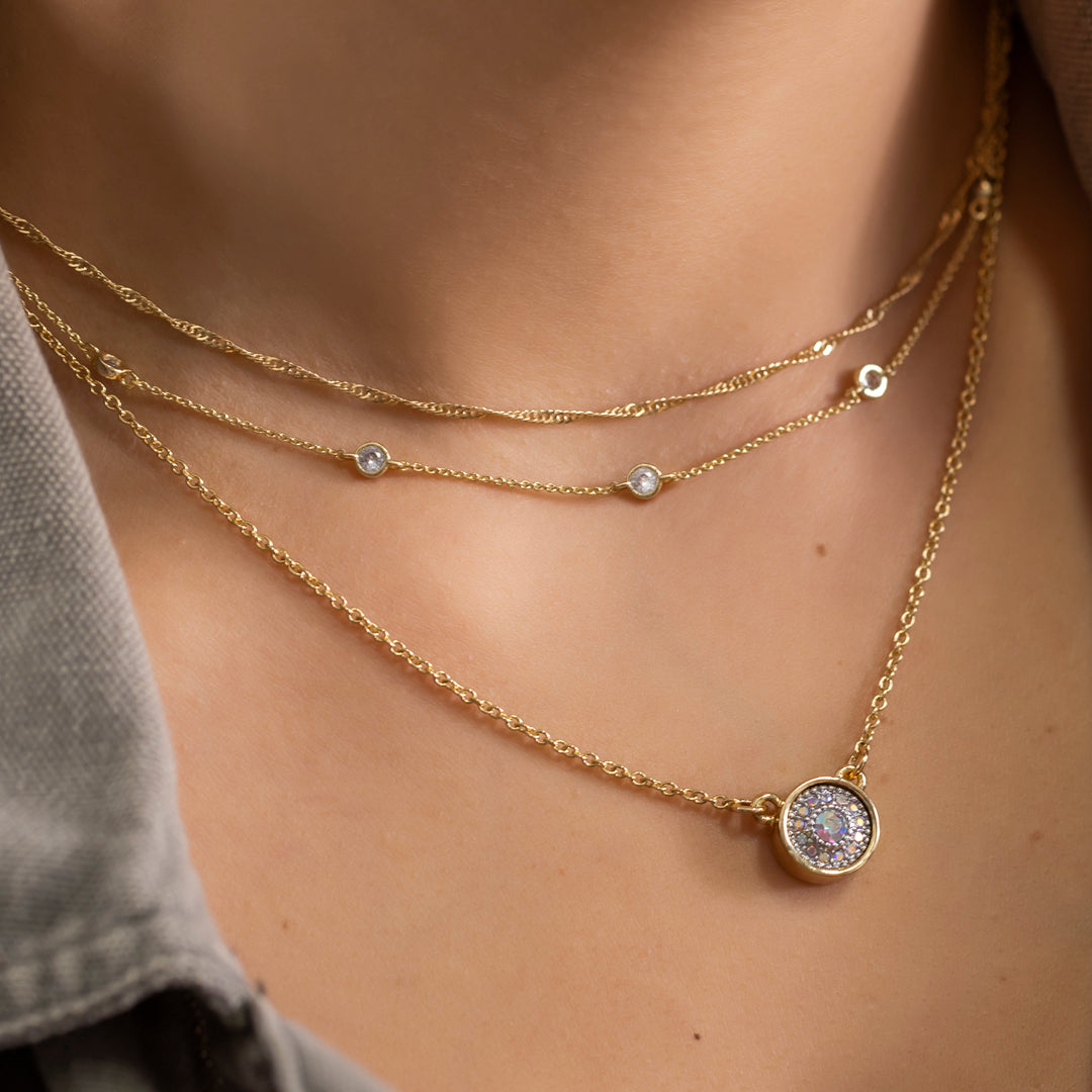 Gold minimalist layered necklaces for dainty jewelry lovers