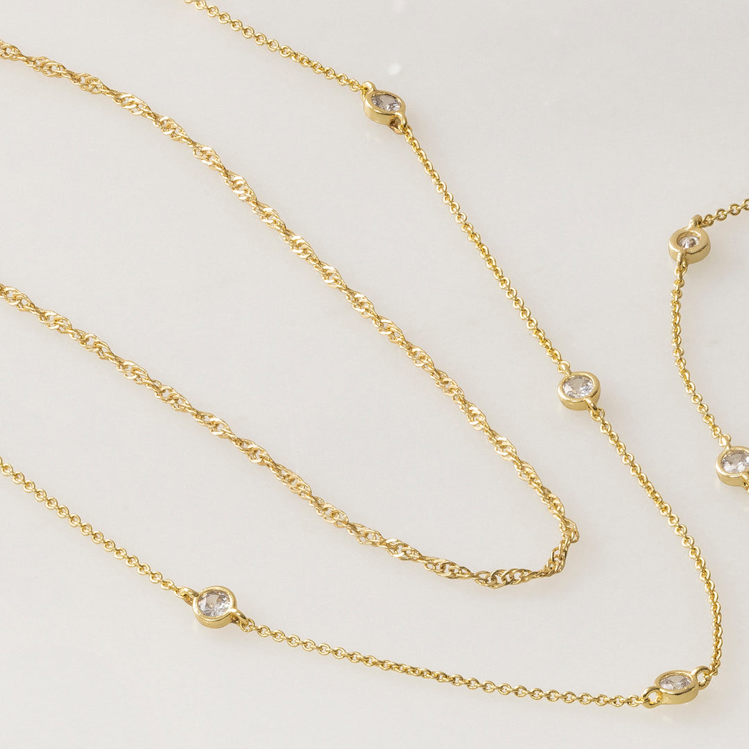 Gold minimalist necklaces for dainty jewelry lovers